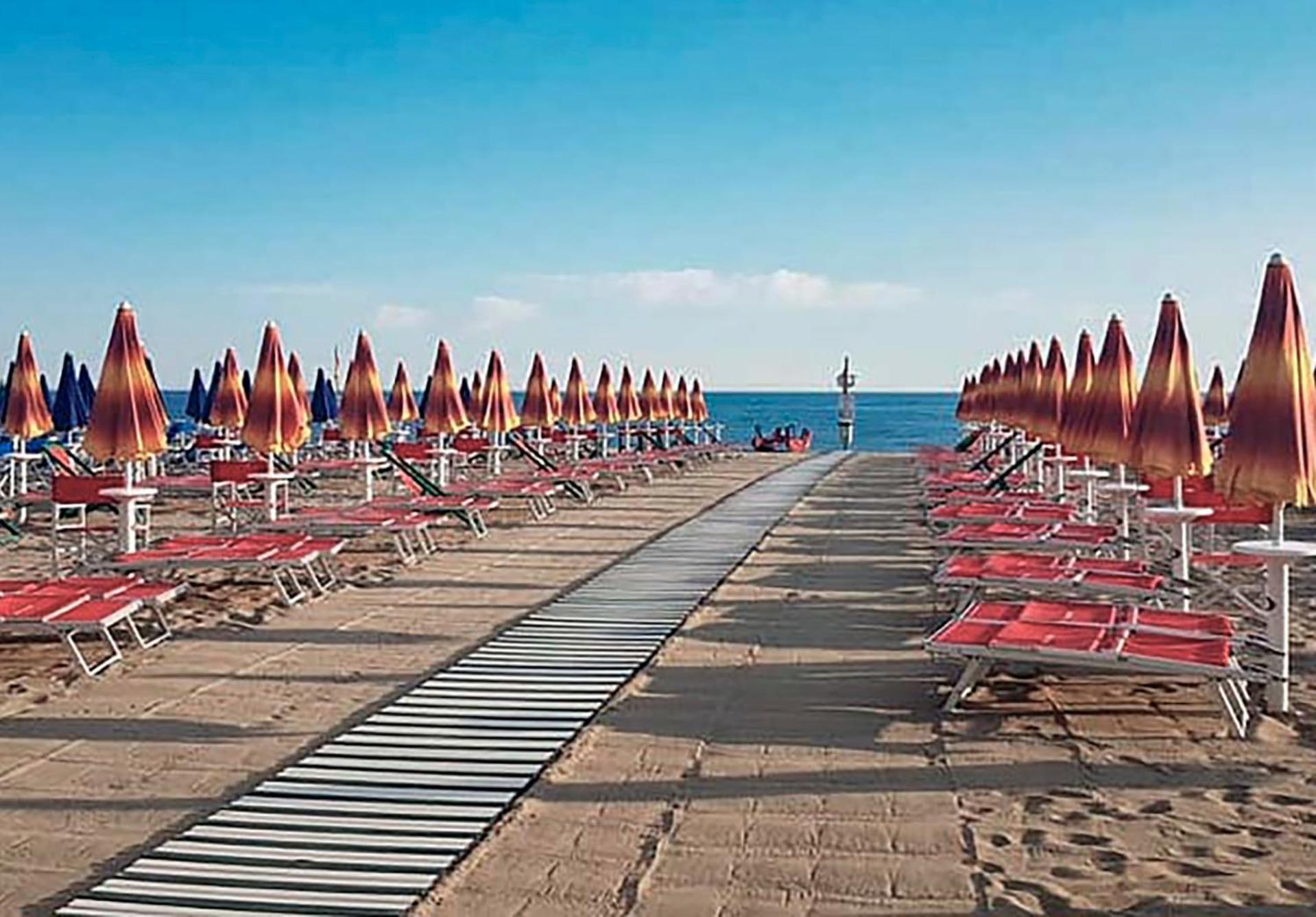 Casa Flo' Villa Marina Di Carrara Bagian luar foto